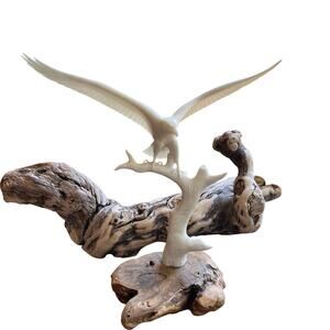 VINTAGE JOHN PERRY EAGLE IN FLIGHT BURL WOOD PELLUCIDA SCULPTURE